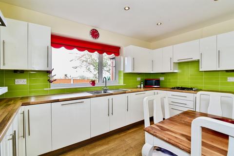 2 bedroom detached bungalow for sale, Broomwood Close, Beighton, Sheffield