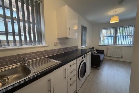 1 bedroom apartment to rent, Linnet Mansion, 2a Linnet Lane, Liverpool