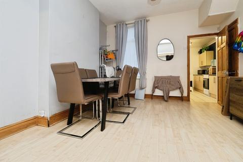 3 bedroom terraced house for sale, New Bridge Road, Hull