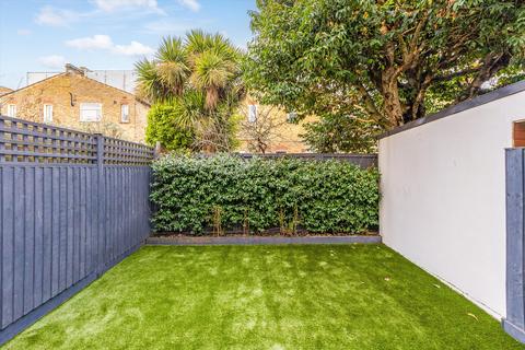 4 bedroom terraced house for sale, Ravensbury Road, London SW18