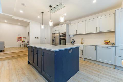 4 bedroom terraced house for sale, Ravensbury Road, London SW18