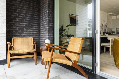 1 bedroom apartment to rent, at Momento Hayes, 4, Masonry Place UB3