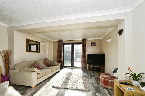 4 bedroom detached house for sale, Boundary Close, Swindon