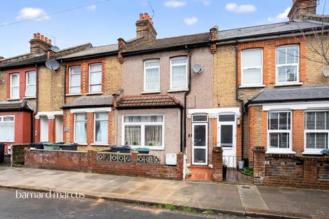 Thackeray Avenue, London