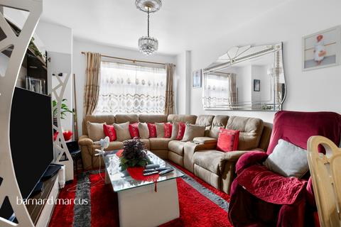 3 bedroom terraced house for sale, Thackeray Avenue, London