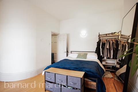 1 bedroom ground floor flat for sale, West Hill, London