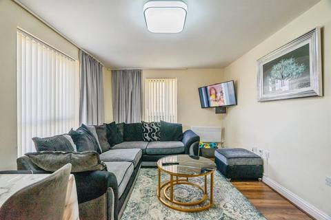 1 bedroom ground floor flat for sale, Champness Road, Barking