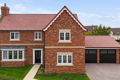 4 bedroom detached house for sale, Oliver Road, Great Bentley, Colchester, CO7