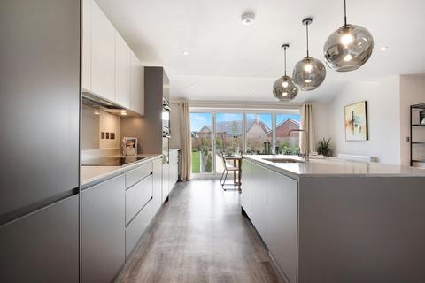 4 bedroom detached house for sale, Oliver Road, Great Bentley, Colchester, CO7