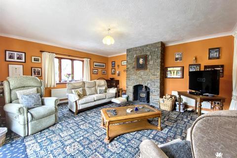 5 bedroom detached bungalow for sale, Green Meadow Close, East Williamston, Tenby