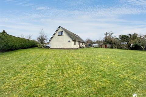 5 bedroom detached bungalow for sale, Green Meadow Close, East Williamston, Tenby