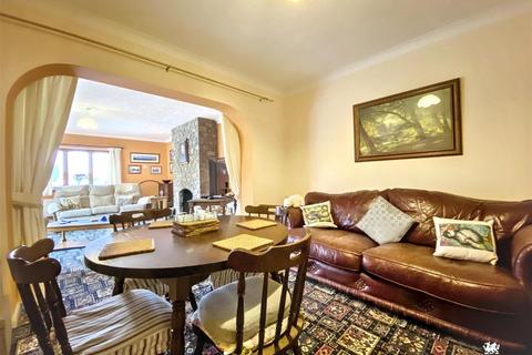 5 bedroom detached bungalow for sale, Green Meadow Close, East Williamston, Tenby