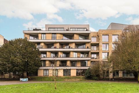 2 bedroom flat to rent, Kilburn High Road, London NW6