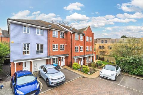 4 bedroom terraced house for sale, Wyeth Close,  Taplow,  SL6