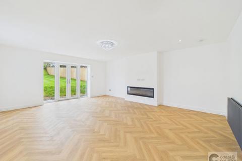 4 bedroom detached bungalow for sale, Exeter Road, Kingsteignton