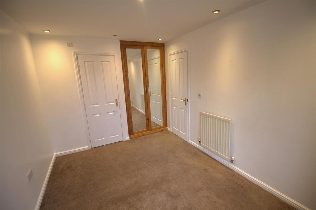 Bedroom 1.jpg