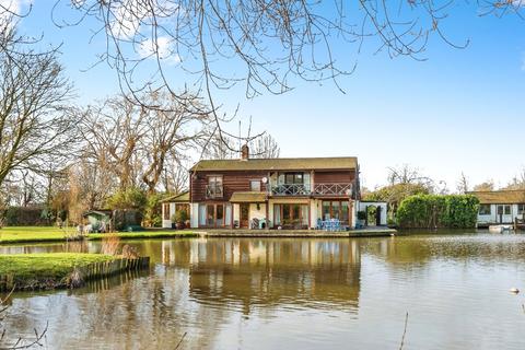 4 bedroom detached house for sale, Marsh Lane, Marsh, Aylesbury