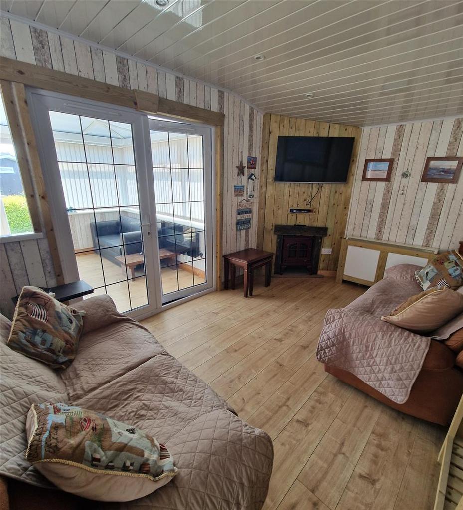 Livingroom.jpg