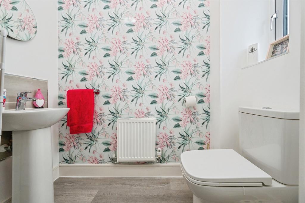 Guest Cloakroom: