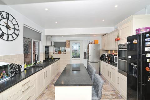 3 bedroom bungalow for sale, Bexhill Road, St. Leonards-On-Sea