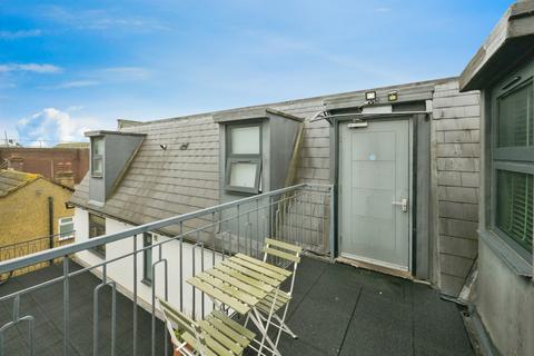 1 bedroom flat for sale, Turners Hill, Cheshunt, Waltham Cross