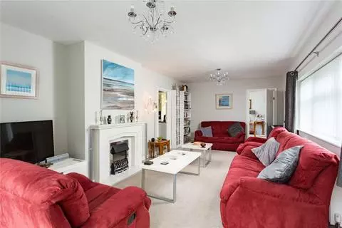 4 bedroom detached house for sale - View 2