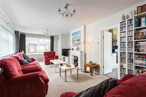 4 bedroom detached house for sale - View 3