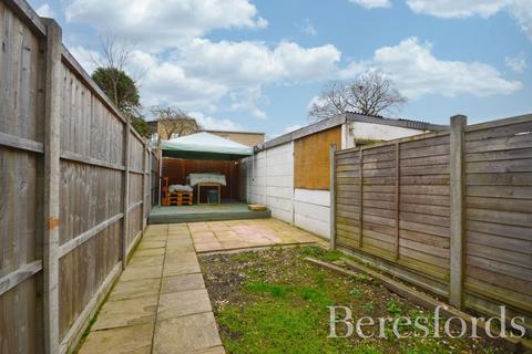 1 bedroom maisonette for sale, Medora Road, Romford, RM7