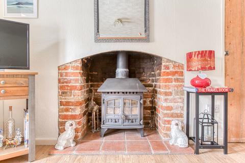 2 bedroom cottage for sale, White Hart Street, Norwich NR16