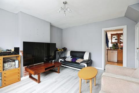 2 bedroom end of terrace house for sale, Ross Crescent, Watford