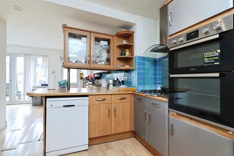2 bedroom end of terrace house for sale, Ross Crescent, Watford