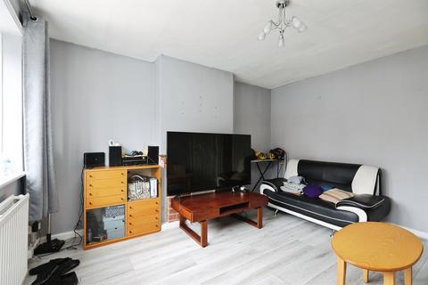2 bedroom end of terrace house for sale, Ross Crescent, Watford