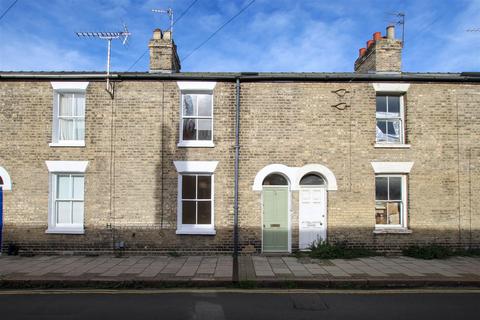 3 bedroom terraced house to rent, Norwich Street, Cambridge CB2