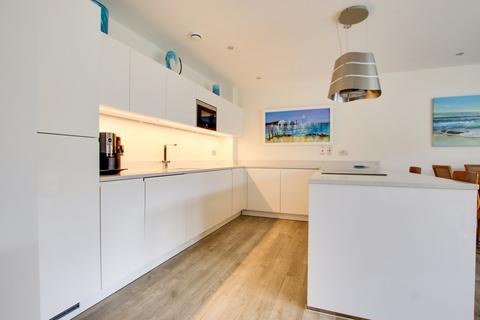 2 bedroom apartment for sale, Almansa Way, Lymington, SO41