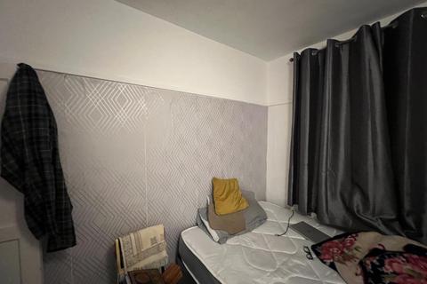 Studio to rent, Boundary Road, London NW8