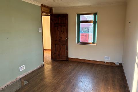 2 bedroom terraced house for sale, Nineveh Gardens, Leeds