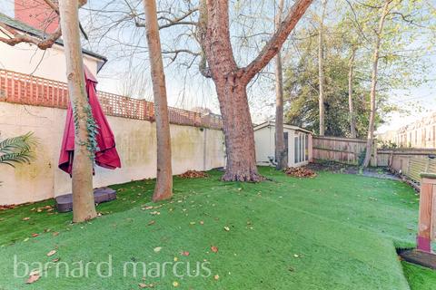 5 bedroom end of terrace house for sale, Palladian Gardens, London