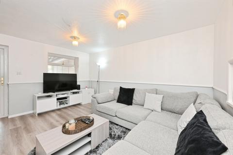 undefined, Wellesley, Harlow
