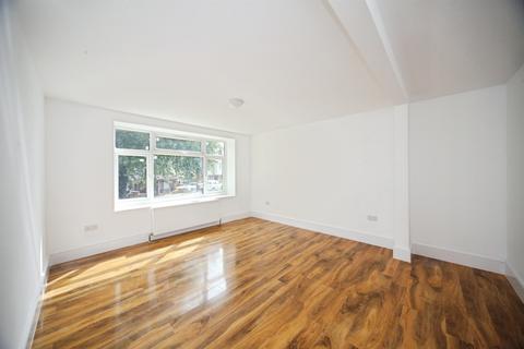 3 bedroom semi-detached house for sale, Kendal Close, Luton