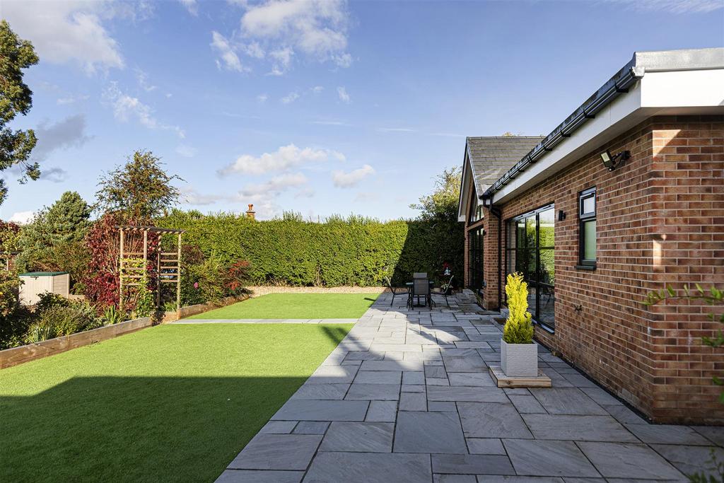 Bramleys Estate Agents - Cumberland Avenue - Fixby