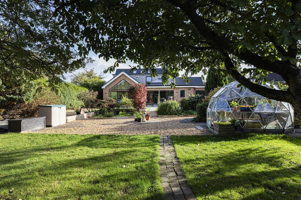 Bramleys Estate Agents - Cumberland Avenue - Fixby