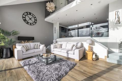 5 bedroom detached house for sale, Sandy Lane, Wokingham, Berkshire