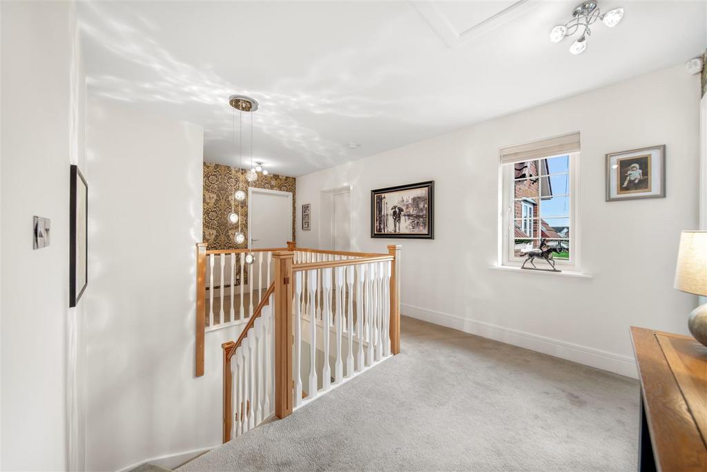 3. 5 Winter Close - Interior-25.jpg
