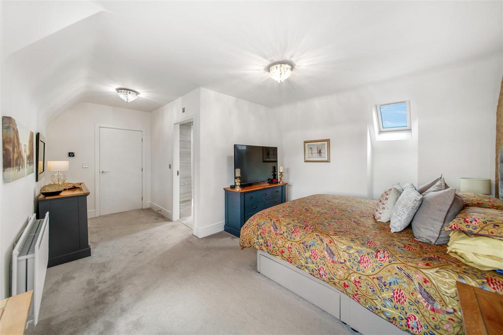 3. 5 Winter Close - Interior-23.jpg