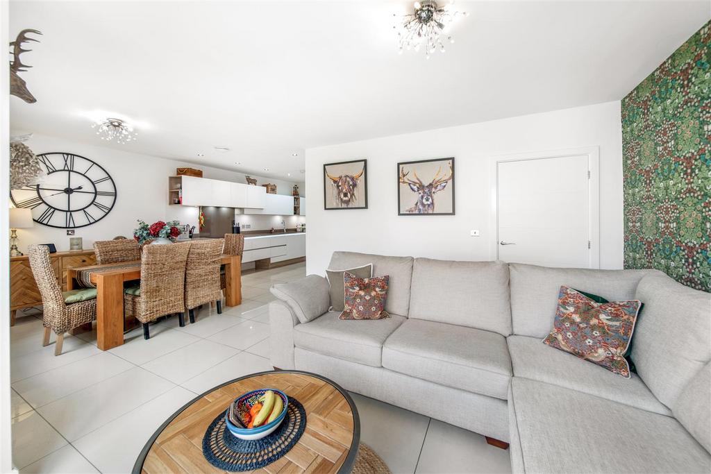 3. 5 Winter Close - Interior-5.jpg