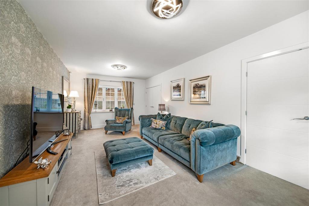 3. 5 Winter Close - Interior-28.jpg