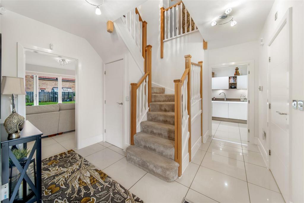3. 5 Winter Close - Interior-27.jpg