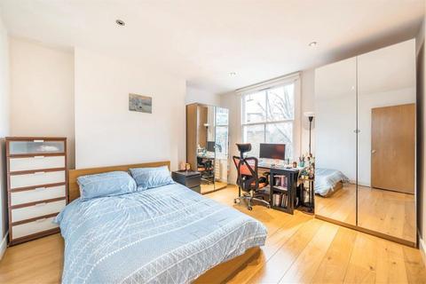 3 bedroom flat for sale, Warwick Road, London SW5