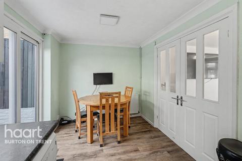 4 bedroom semi-detached house for sale, Clamp Drive, Swadlincote