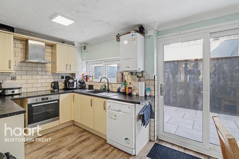 4 bedroom semi-detached house for sale, Clamp Drive, Swadlincote